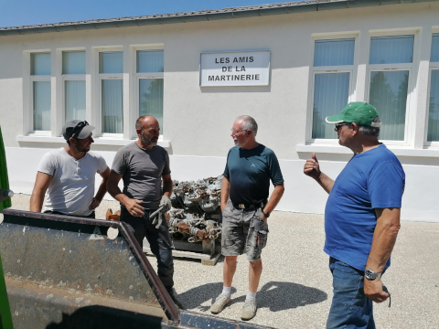 Meeting of the roofers and the volunteers before intervention