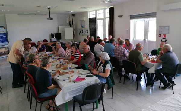 Après l’effort, le repas partagé