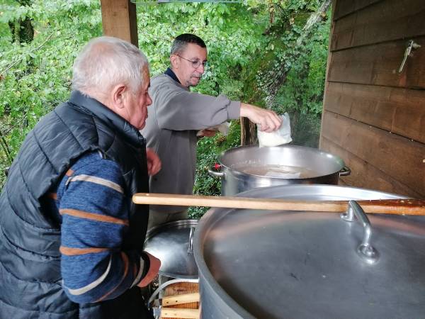 Jean-Pierre and Sylvain, the kitchen helpers