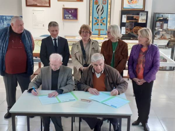 The signing of the donation agreement