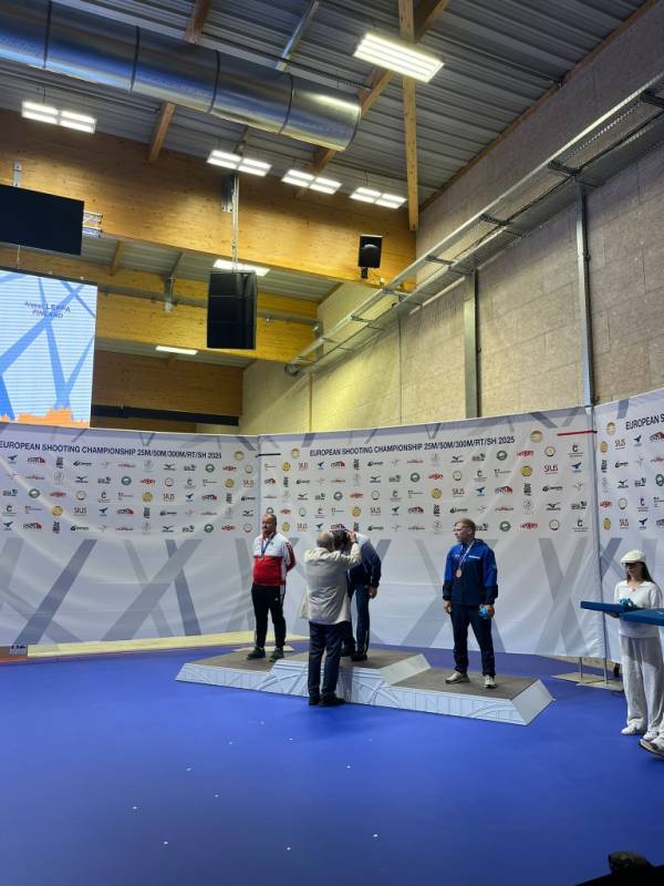 La remise d'une médaille d'or